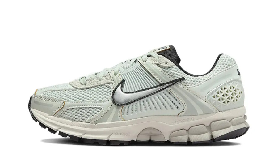 Nike Zoom Vomero 5 'Light Silver Chrome' (W)