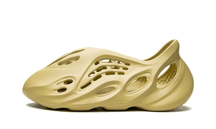 Yeezy Foam RNNR "Sulfur"
