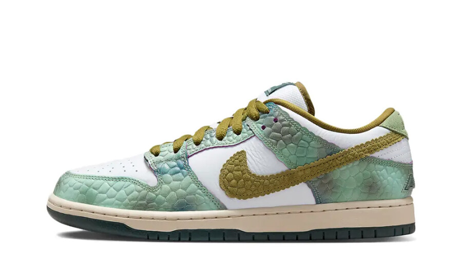 Nike Dunk Low SB "Alexis Sablone - Chameleon"