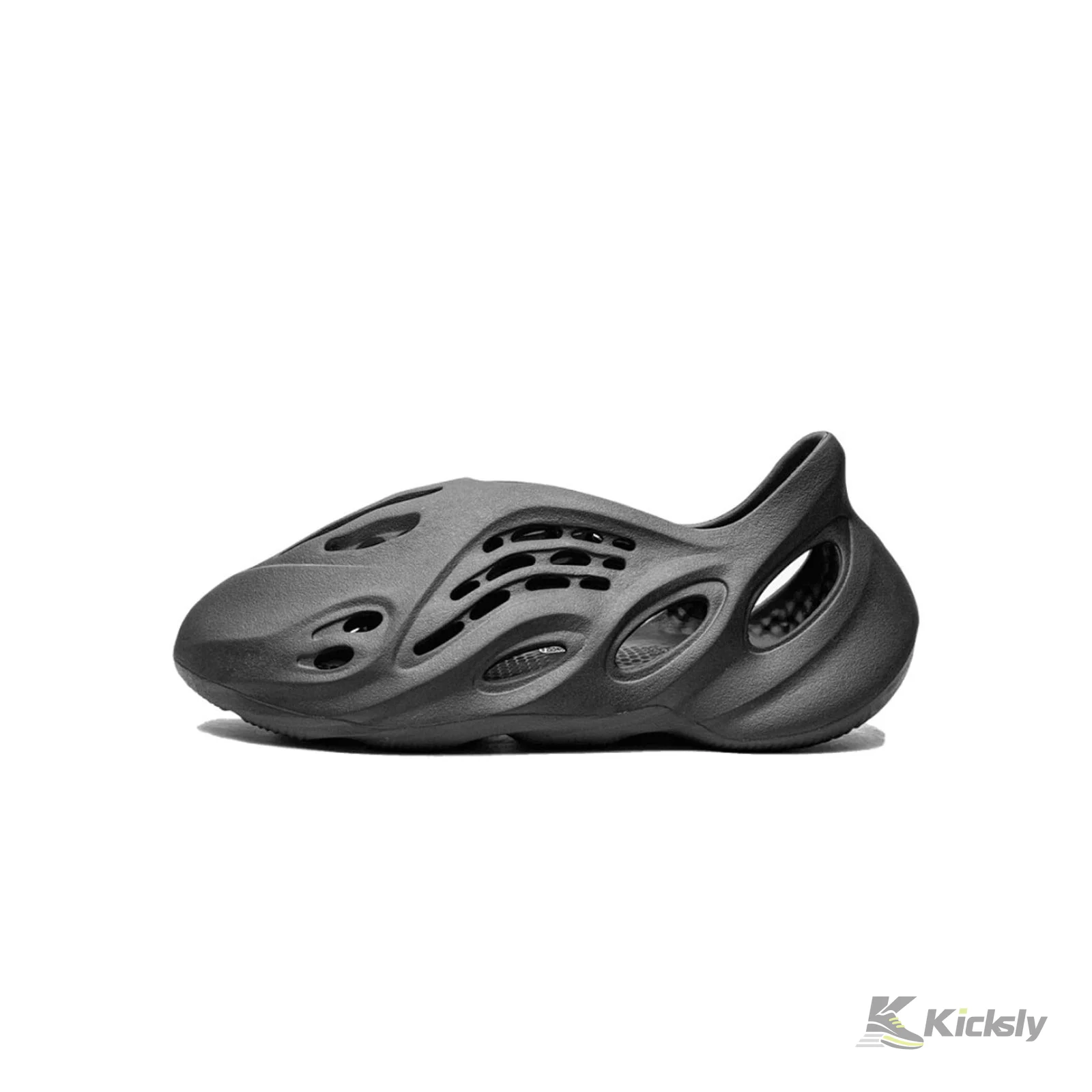 Yeezy Foam RNNR "Onyx"