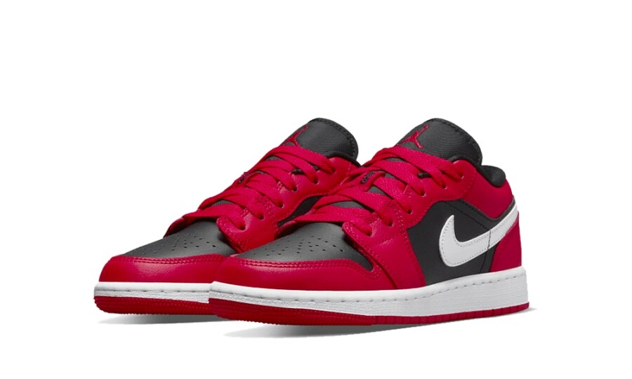 Jordan 1 Low "Black Very Berry" (GS) 2