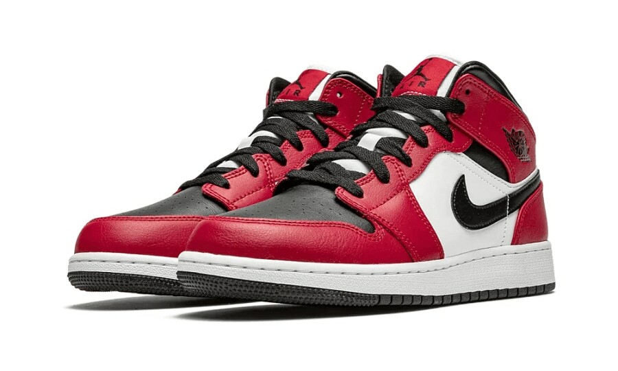 Jordan 1 Mid "Chicago Black Toe" (GS) 2