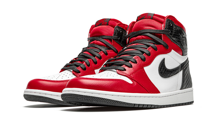 Jordan 1 Retro High "Satin Snake Chicago" 2