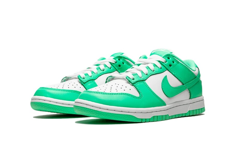Nike Dunk Low 'Green Glow' (W) 2