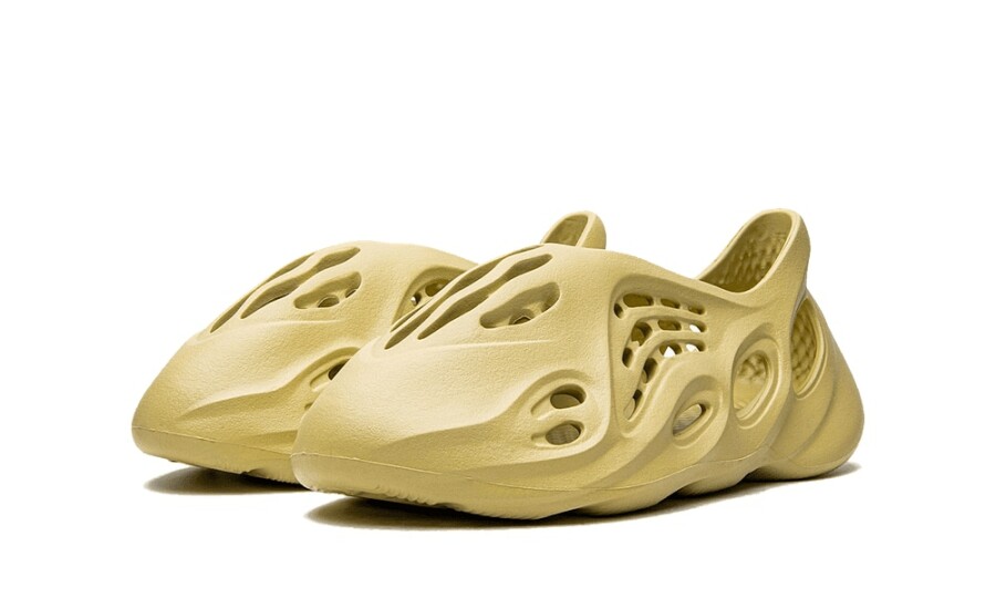 Yeezy Foam RNNR "Sulfur" 2