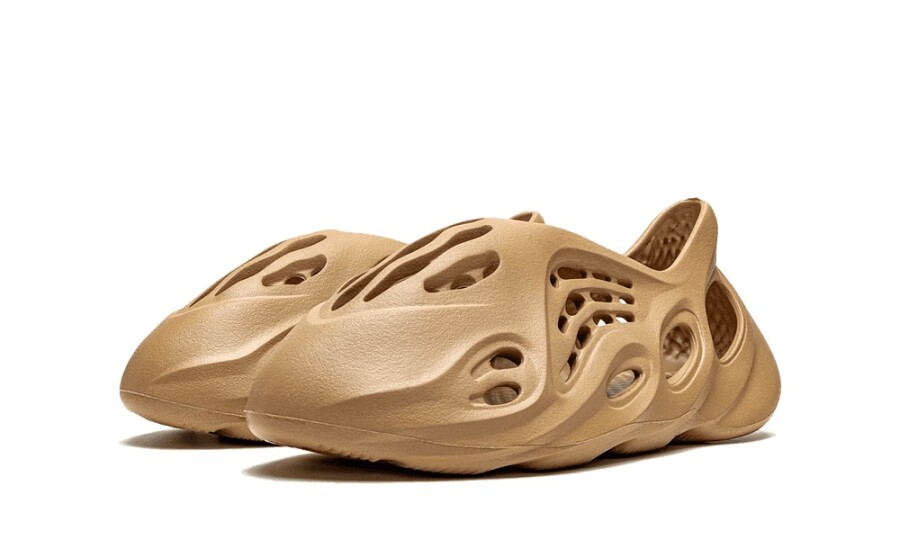YEEZY Foam RNNR "Ochre" 2