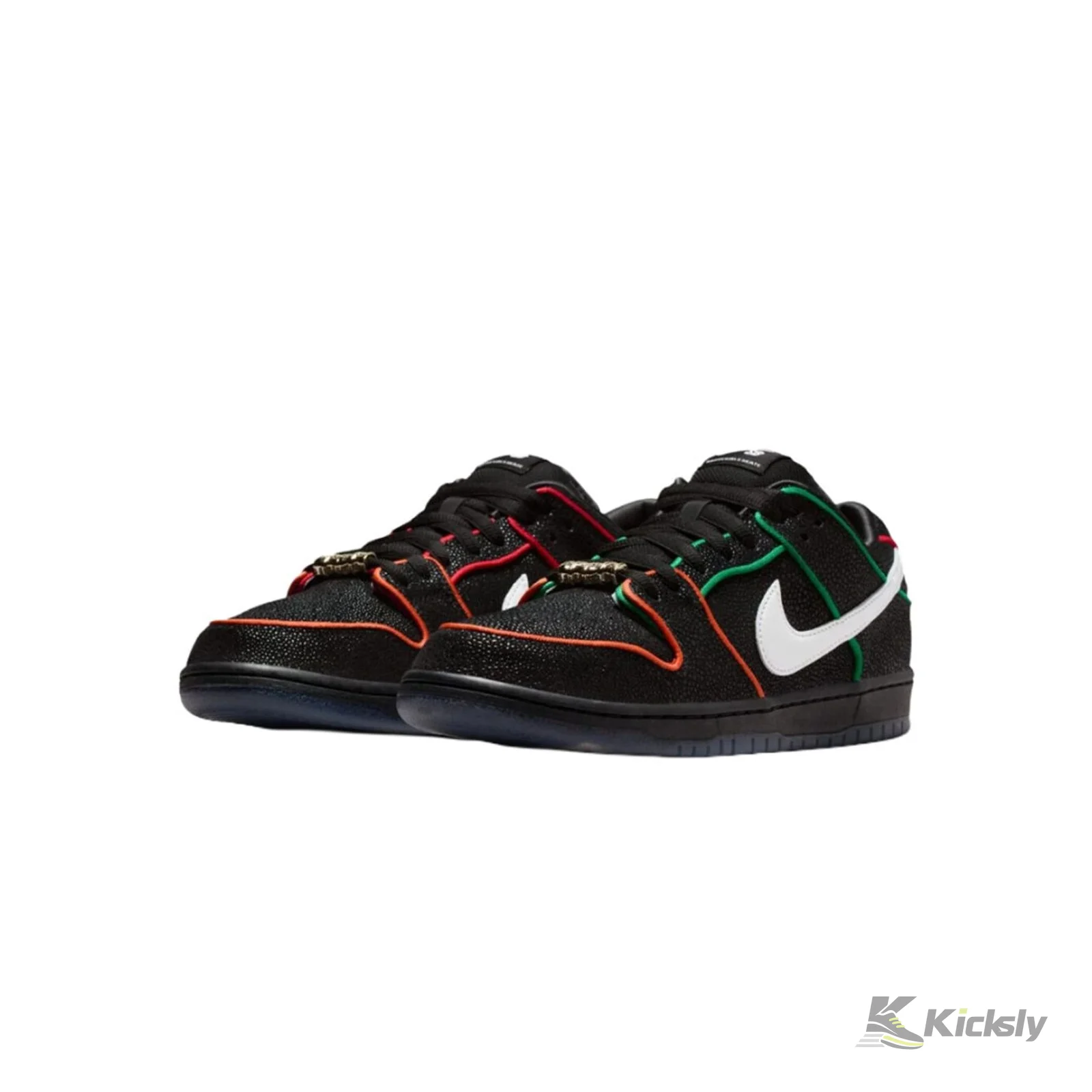 Nike SB Dunk Low "Bronx Girls Skate" 2