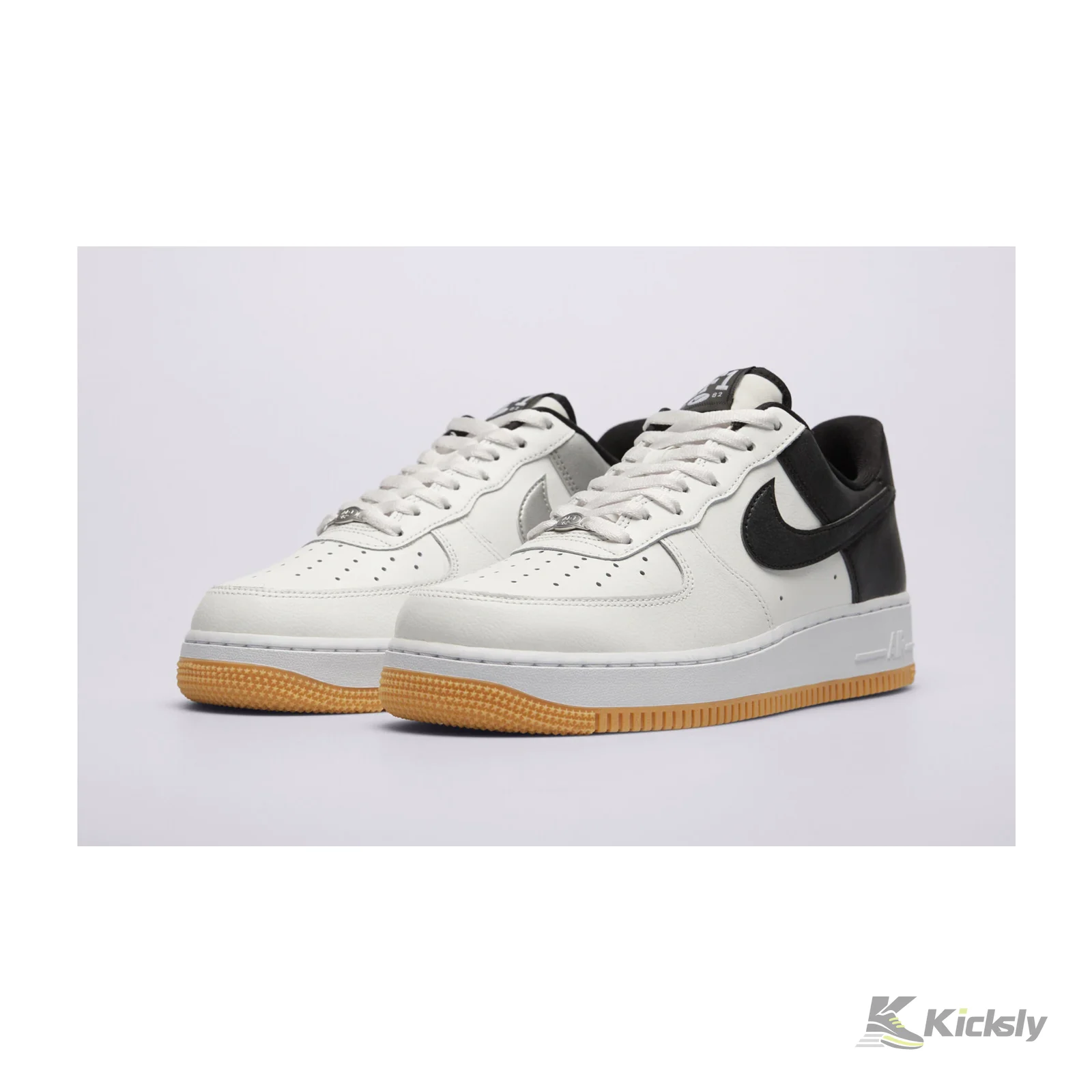 Nike Air Force 1 Low '07 LV8 White Black Metallic Silver 2