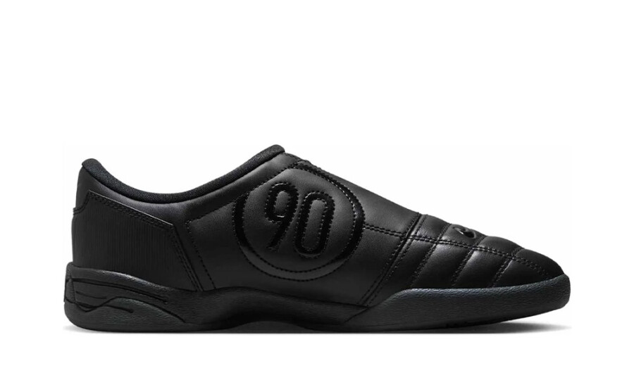 Nike Total 90 3 Triple Black (W) 2