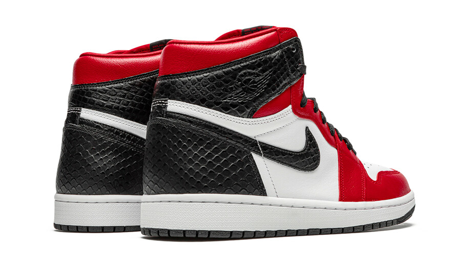 Jordan 1 Retro High "Satin Snake Chicago" 3