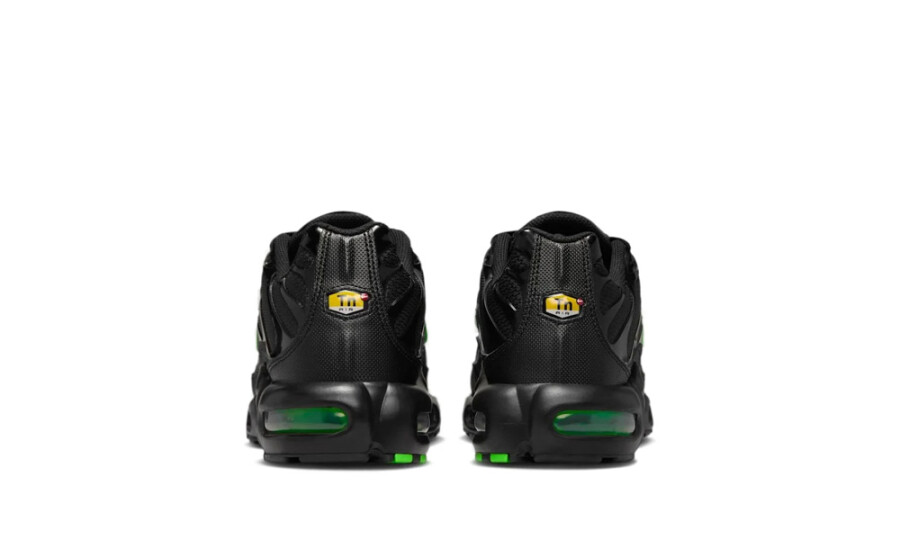 Nike Air Max Plus Black Green Strike 3