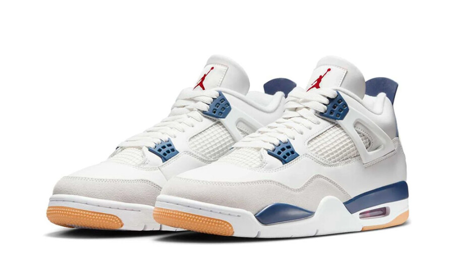 Nike SB x Jordan 4 Retro "Navy" 3