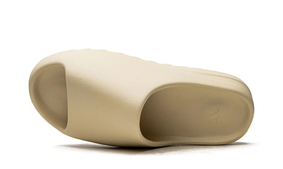 Yeezy Slide "Bone" 3