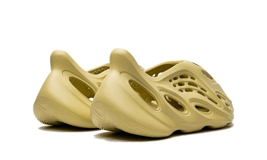 Yeezy Foam RNNR "Sulfur" 3