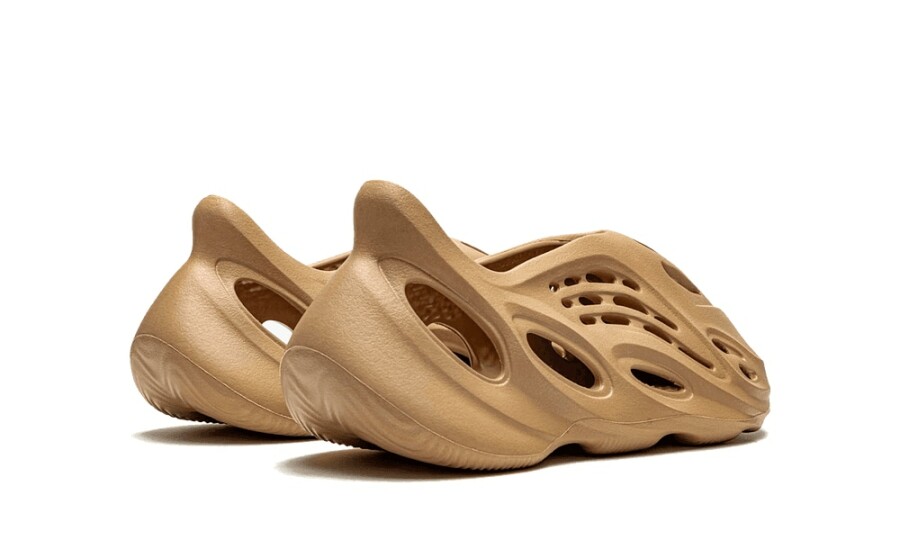 YEEZY Foam RNNR "Ochre" 3