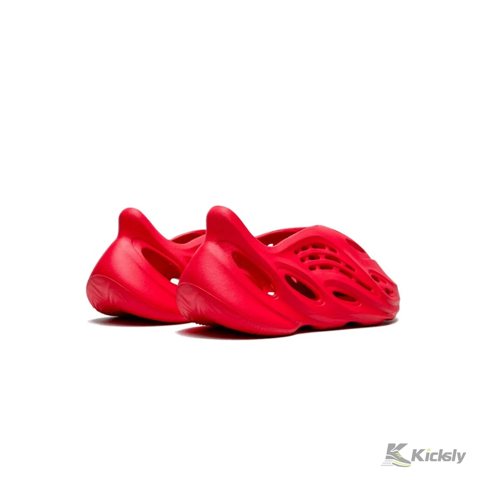 Yeezy Foam RNNR "Vermillion" 3