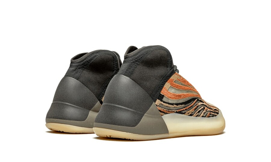 Yeezy QNTM 'Flash Orange' 3