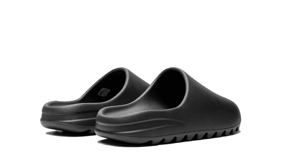 Yeezy Slide "Onyx" 3