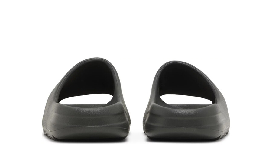 Yeezy Slide "Dark Onyx" 3