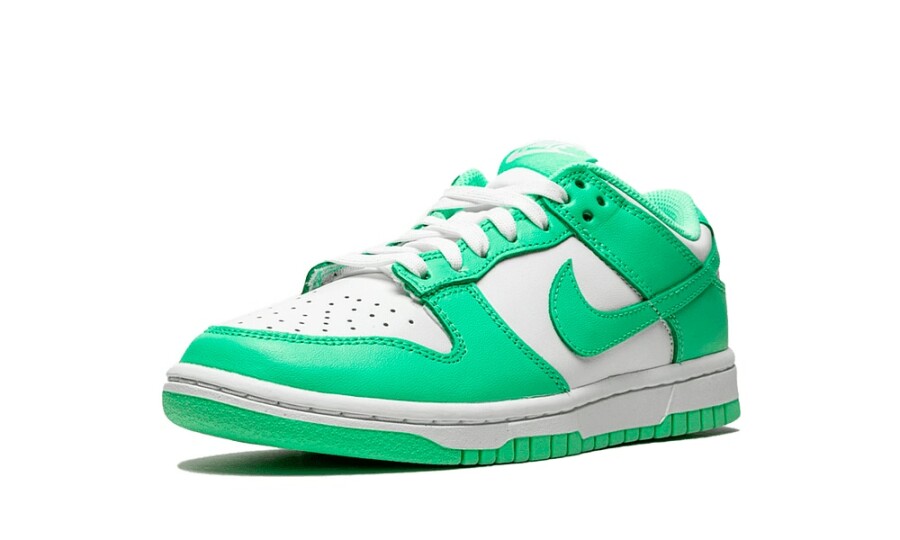 Nike Dunk Low 'Green Glow' (W) 4