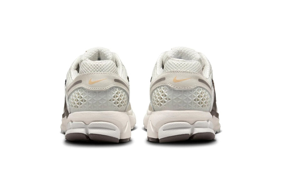 Nike(WMNS) Air Zoom Vomero 5 'Light Bone Ironstone' 4