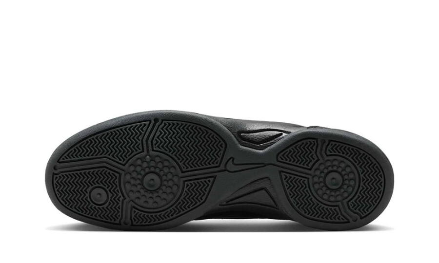 Nike Total 90 3 Triple Black (W) 4