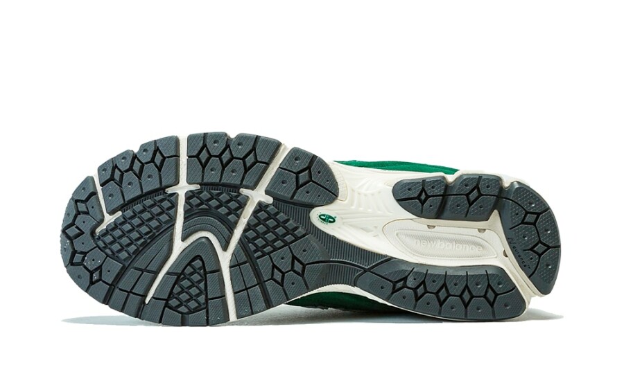 New Balance 2002R Nightwatch Green 4