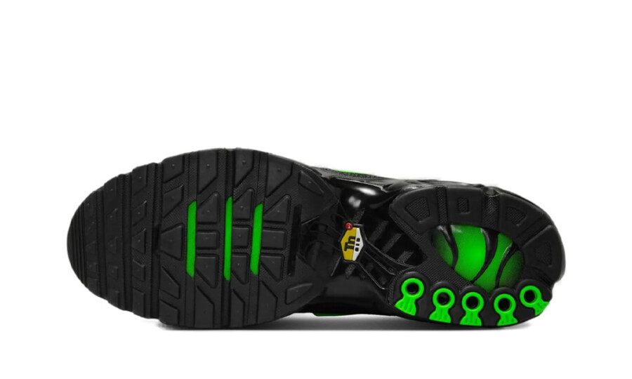 Nike Air Max Plus Black Green Strike 5